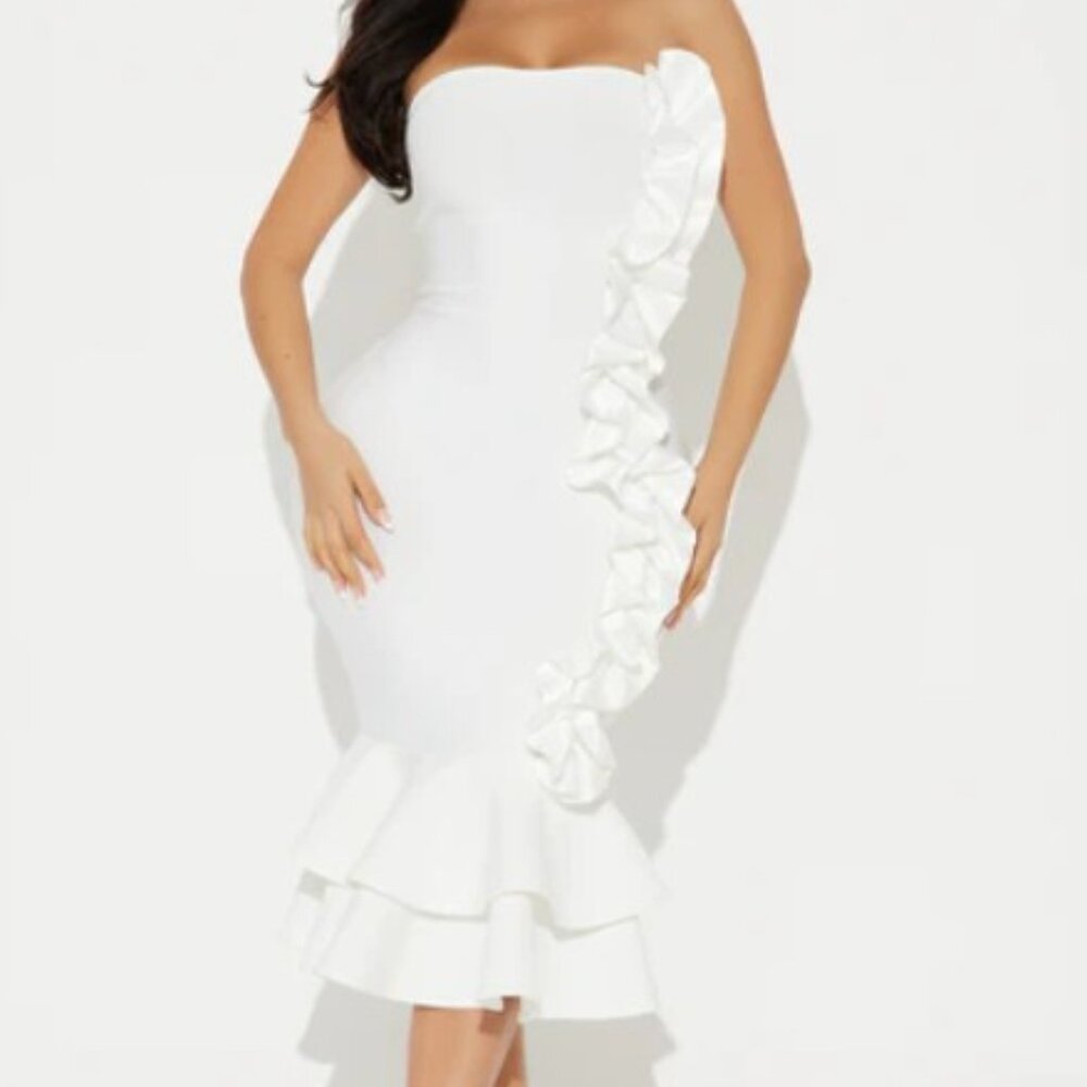 NWT Ruffled Strapless Dress